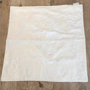 Pottery Barn White Leaf Applique Cotton Square Pillow Cover Sham 24”x24” NWT